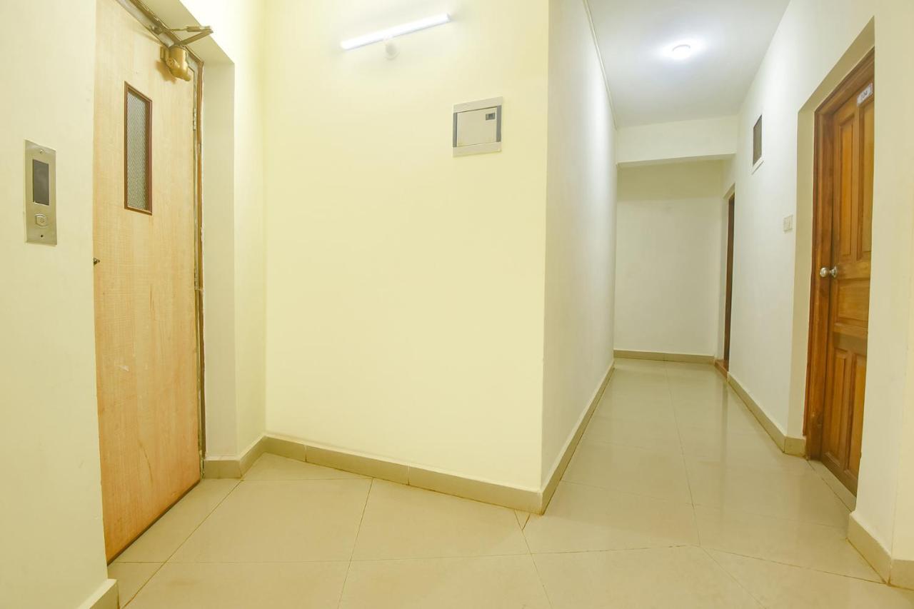 Fabexpress De Classio With Pool - Nr Candolim Beach Hotel Exterior photo