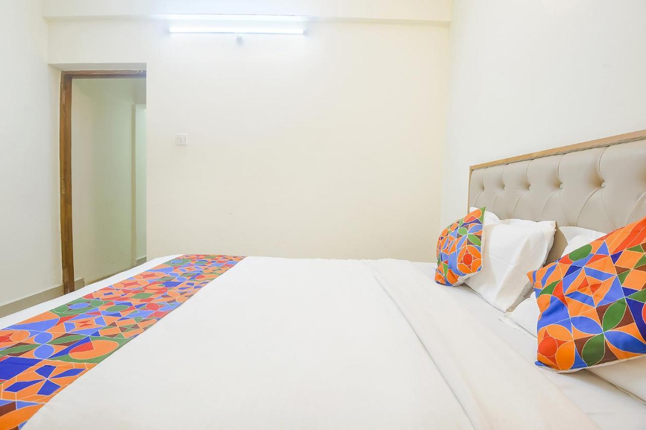 Fabexpress De Classio With Pool - Nr Candolim Beach Hotel Exterior photo