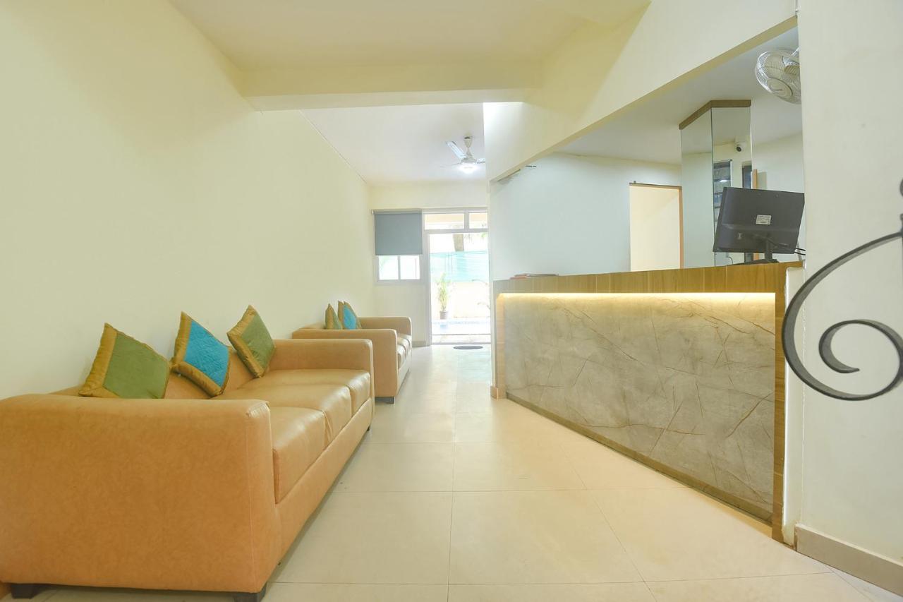 Fabexpress De Classio With Pool - Nr Candolim Beach Hotel Exterior photo